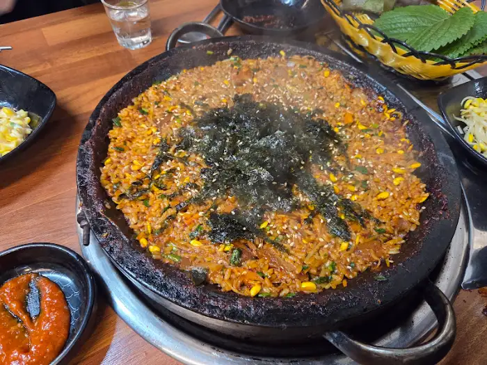 밥 볶음과 김가루