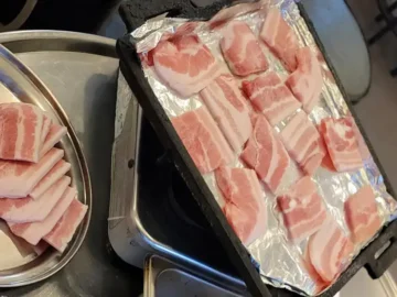 진짜 고기는 이런 맛! 추억의 냉삼 맛집에서 인생을 논하다 (OO 지역 맛집 탐방)