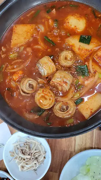 고등어구이와 된장찌개 모습