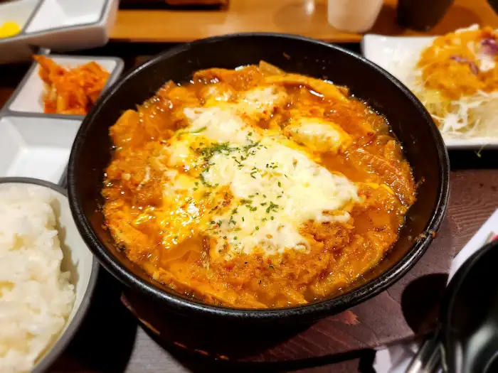 김치 돈까스 나베 클로즈업