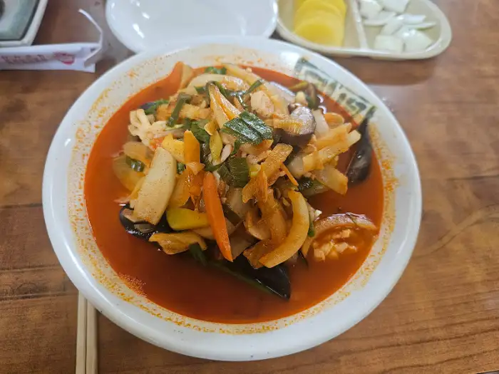 푸짐한 짬뽕 한 그릇