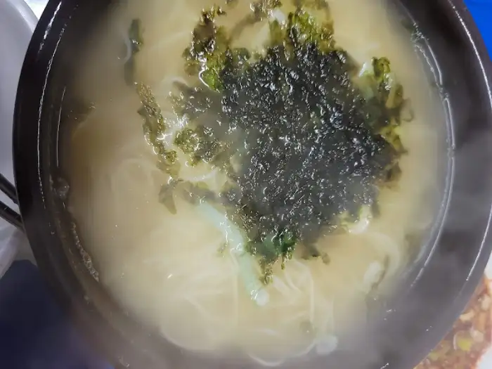 따끈한 멸치국수