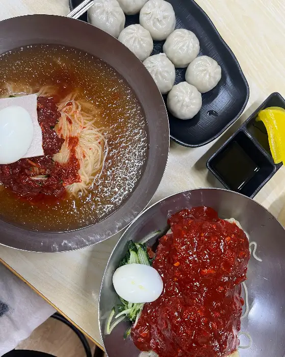 밀면과 만두 세트