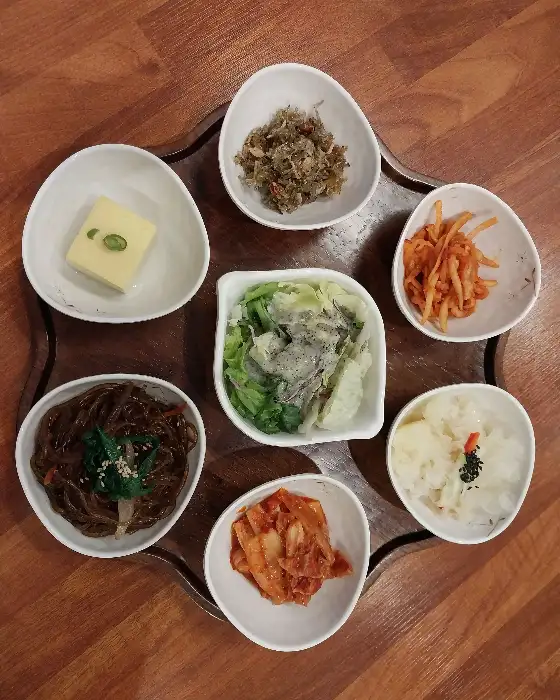 다양한 밑반찬