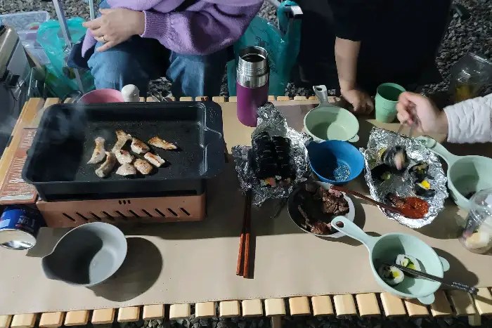 야외에서 즐기는 식사