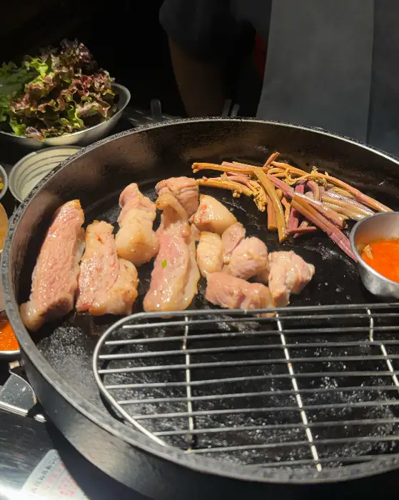 잘 구워진 삼겹살