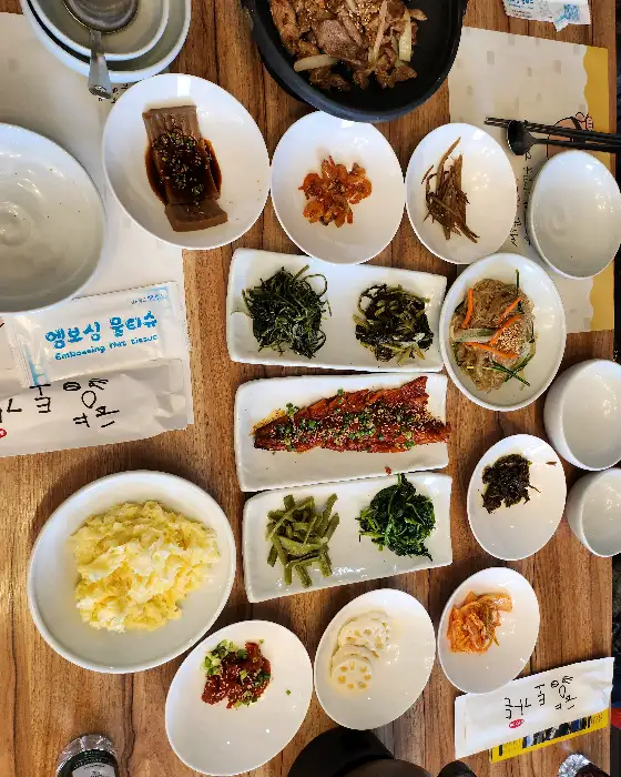 다양한 나물 반찬
