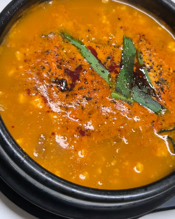 얼큰한 짬뽕 순두부찌개