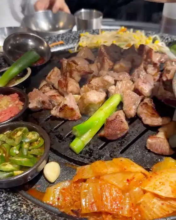 산낙지가 듬뿍 들어간 비빔냉면