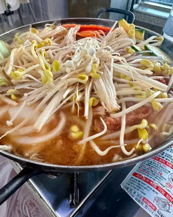 양념게장이 담긴 접시