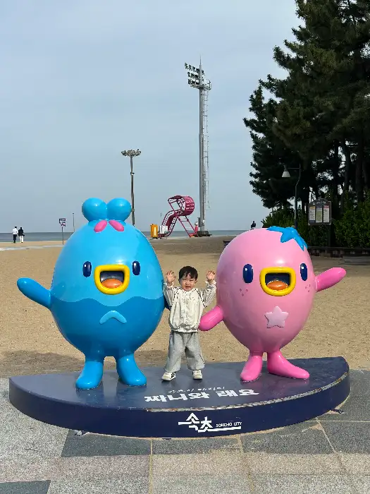 아이들과 함께 사진 찍기 좋은 캐릭터 조형물