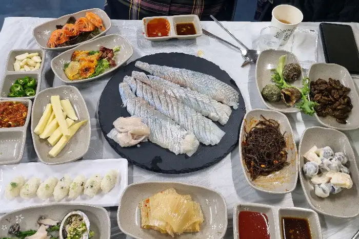 풍성하게 차려진 한 상 차림