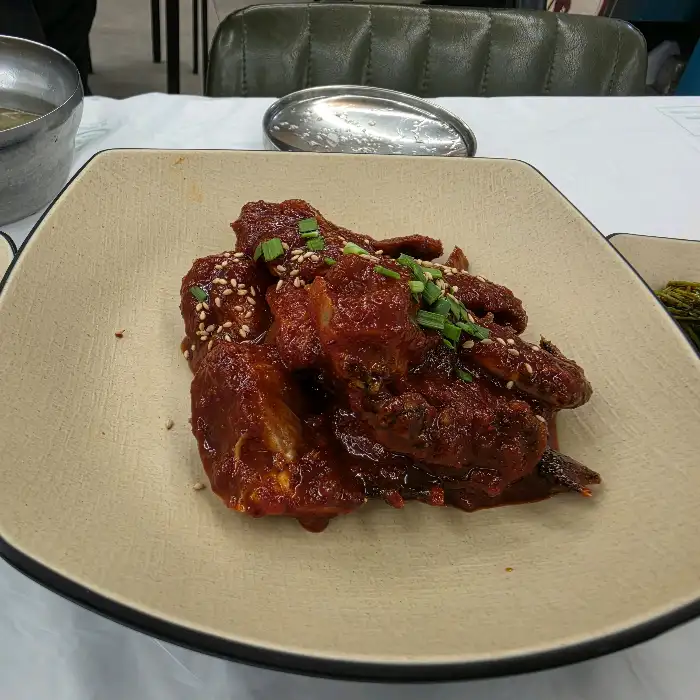 매콤하게 양념된 양념게장