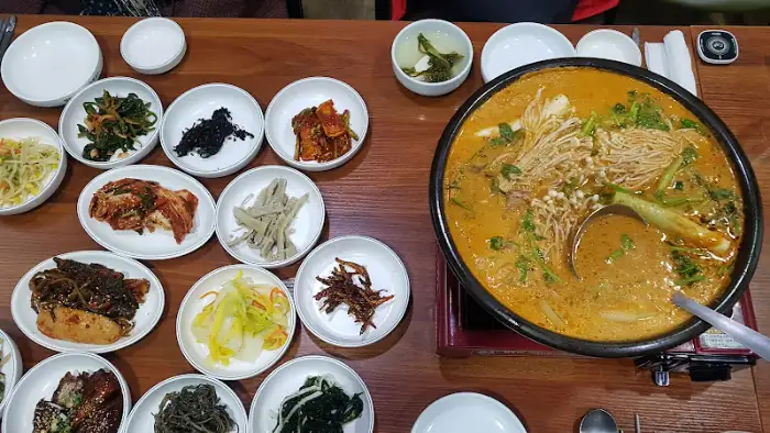 미송의 푸짐한 한상차림