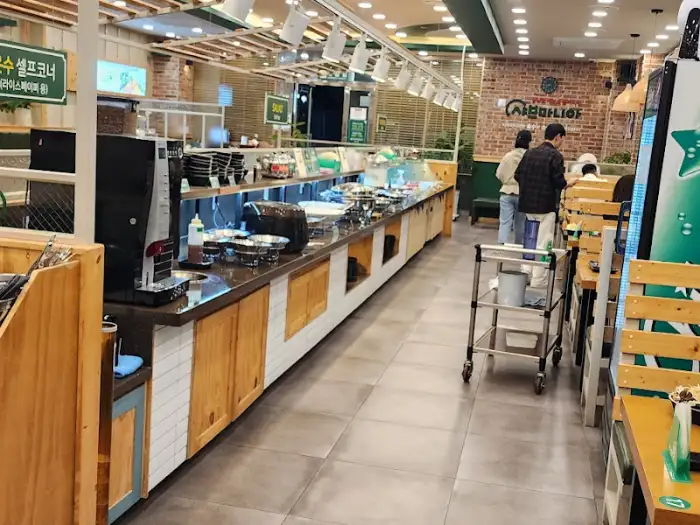 넓고 쾌적한 내부 모습