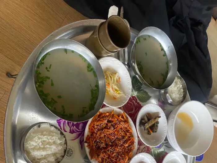 식탁 전체 모습