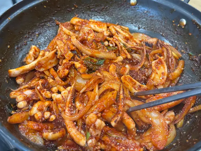 조리 중인 오징어불고기