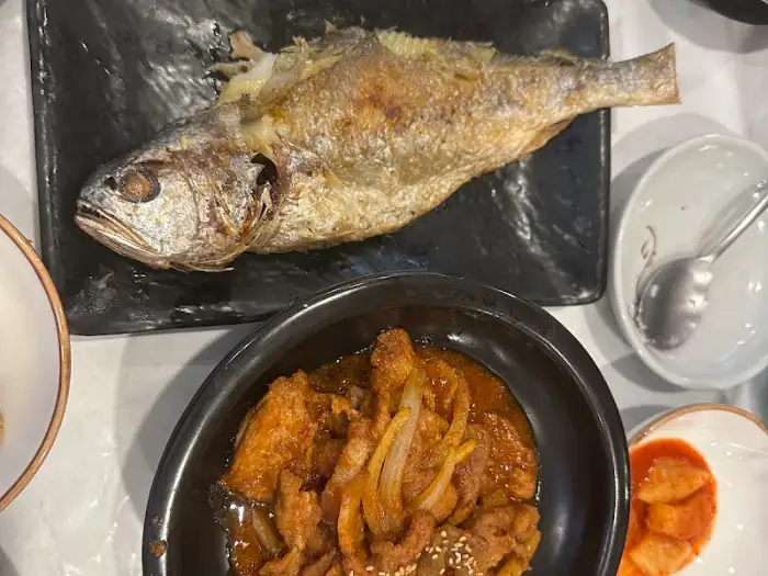 제육볶음과 조기구이