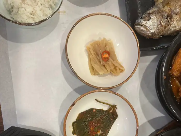 밑반찬 몇 가지