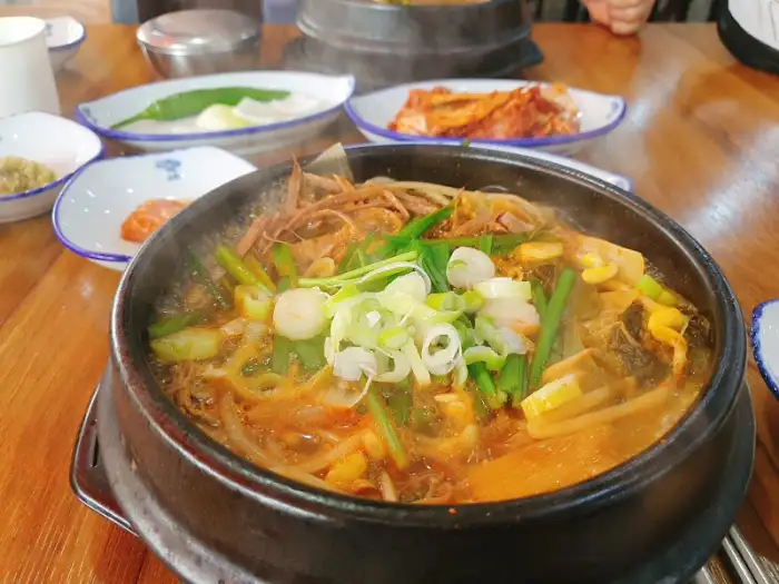 팔팔 끓는 해장국