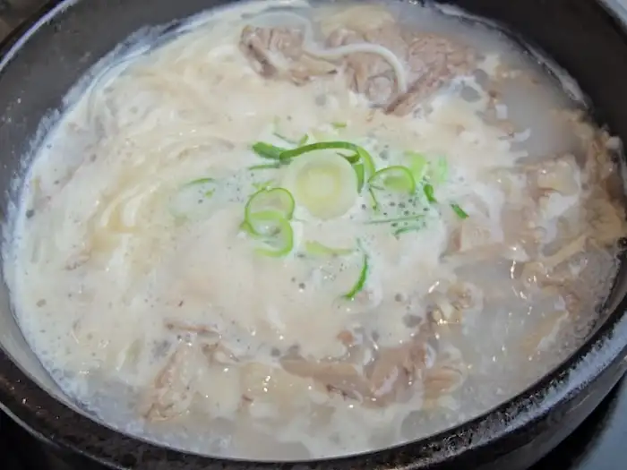 설렁탕 속 부드러운 고기