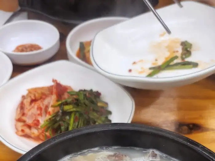 순대와 김치가 놓인 상차림
