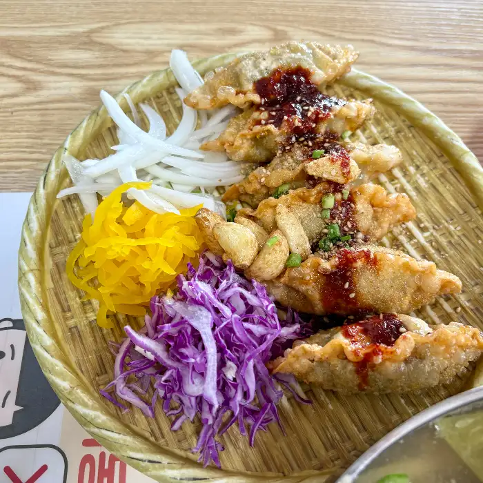 바삭한 비빔만두