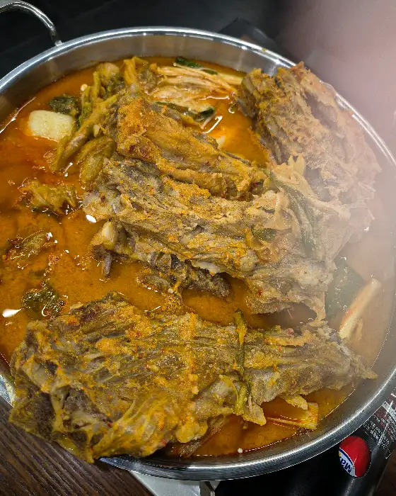 먹기 좋게 분리한 뼈구이 살점