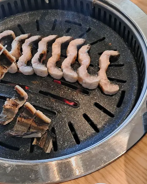 장어구이가 익어가는 모습