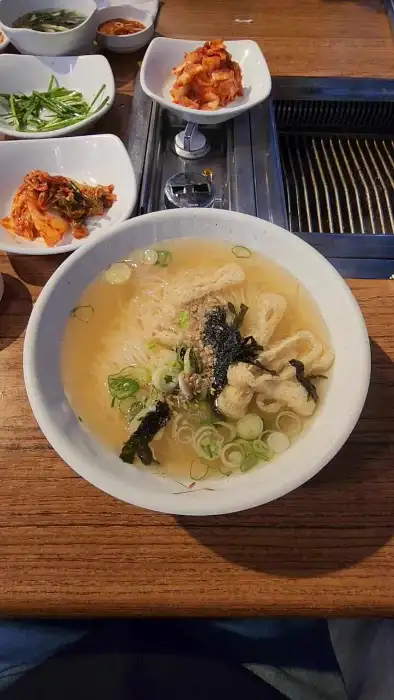 맑고 시원한 소면 한 그릇