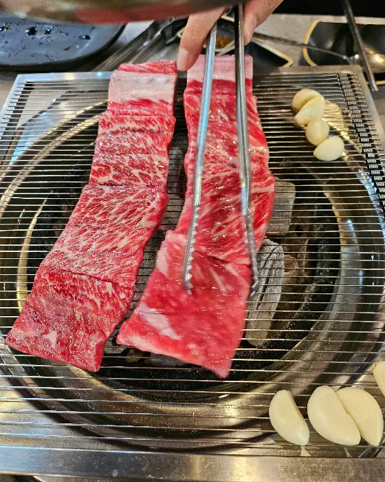 갈비 굽는 모습