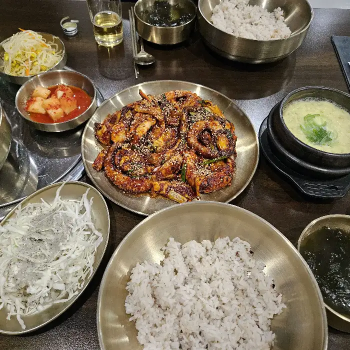 낙지볶음 정식 한 상차림