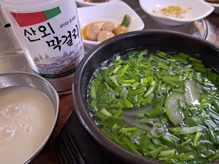 다슬기탕과 막걸리