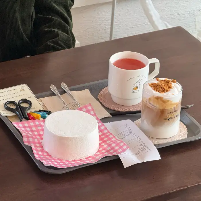 샌드위치와 라떼