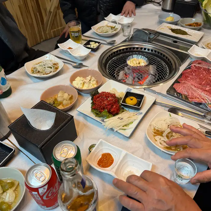 육즙 가득한 소고기 한 점