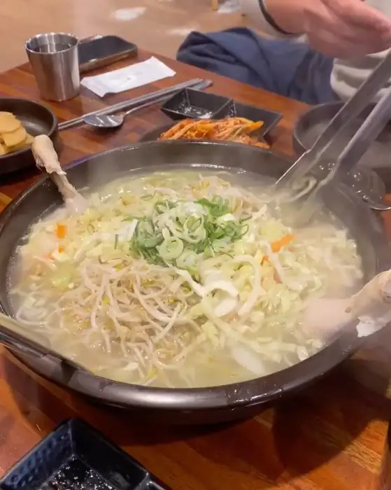 닭칼국수와 닭다리