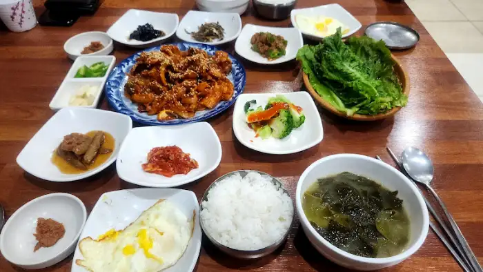 상차림 전체 모습