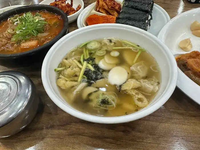 육개장, 충무김밥, 곁들임 메뉴