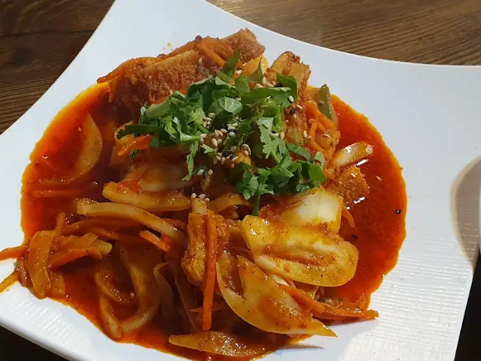 매콤달콤한 양 볶음 요리