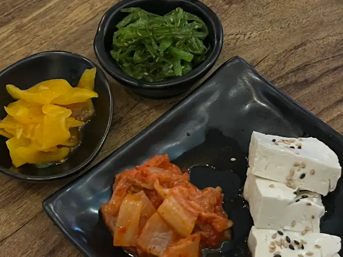 크림치즈 두부, 김치, 젓갈, 해초무침