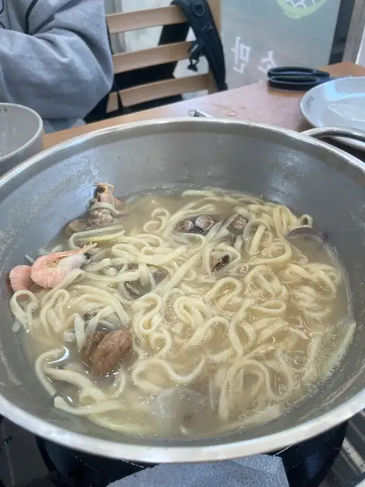 우림칼국수의 바지락 칼국수 한 그릇