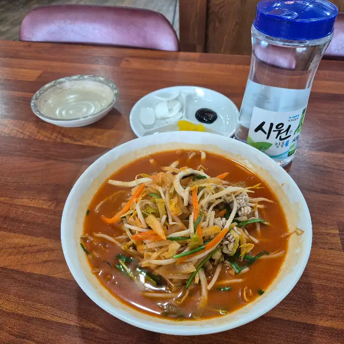 푸짐한 짬뽕 한 그릇
