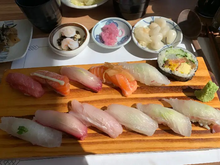 신선한 재료로 만든 모듬 초밥
