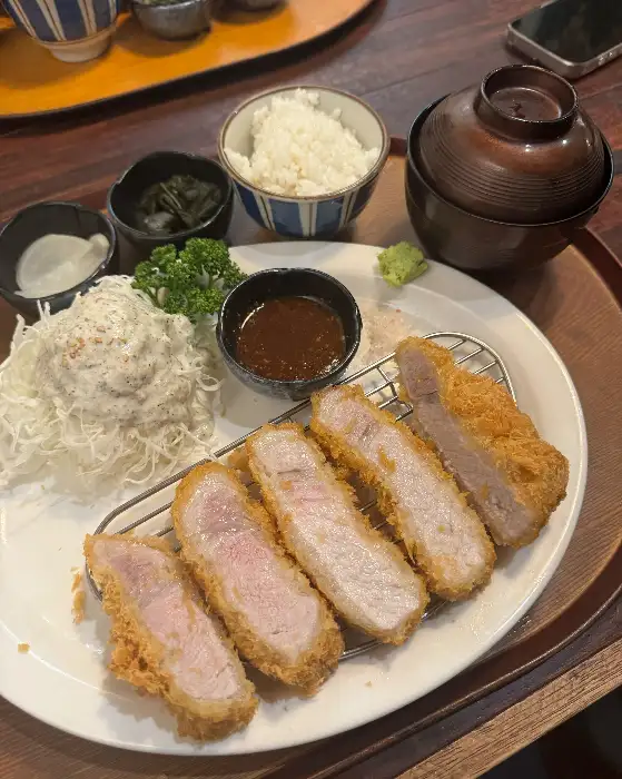 믹스카츠 푸짐한 모습