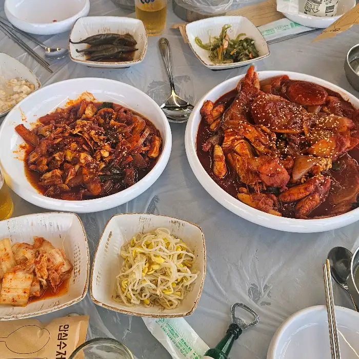가오리찜과 다양한 반찬