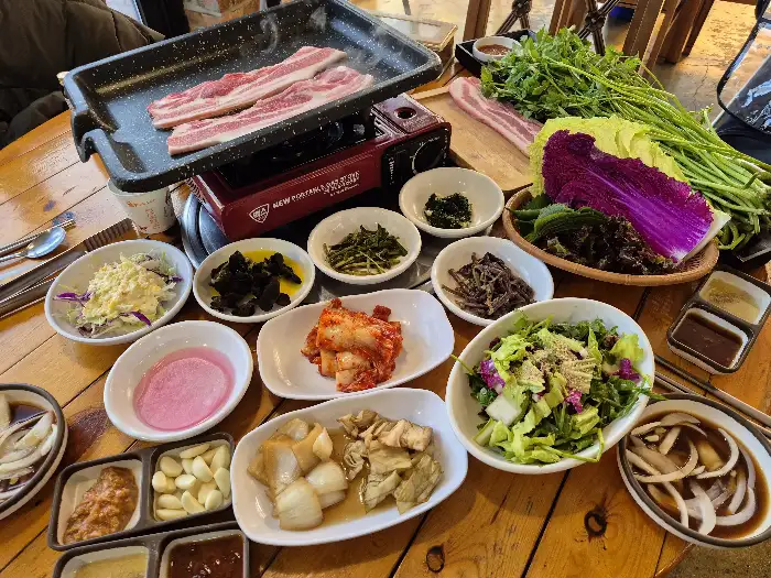 푸짐한 테이블 세팅
