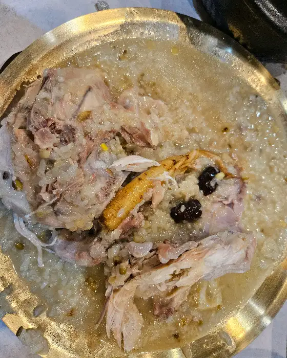 푹 삶아진 백숙