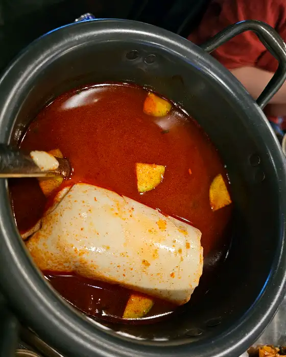 매콤한 국물 속에 부드러운 순두부가 가득한 순두부찌개