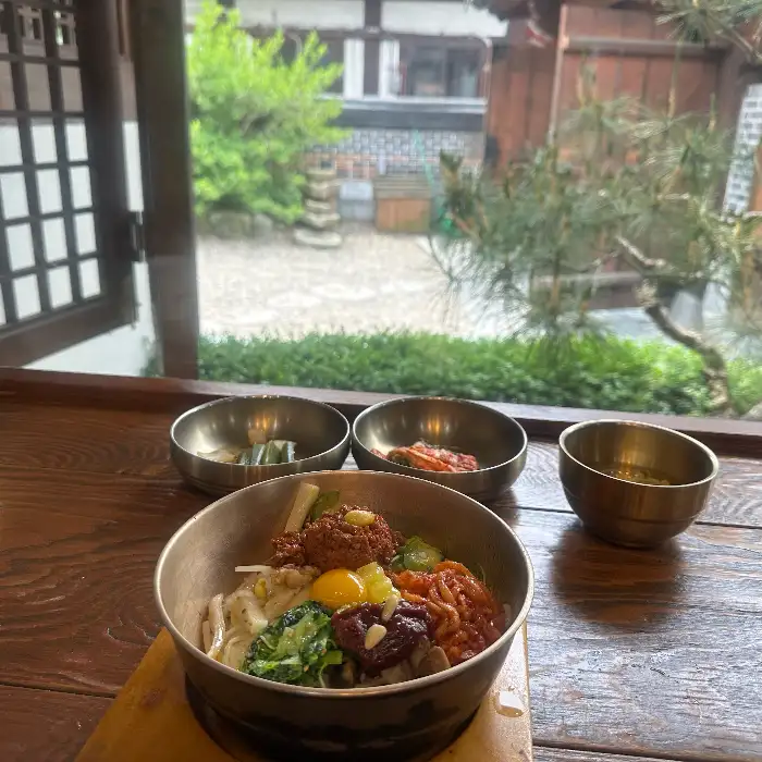 고궁수라간 전주비빔밥
