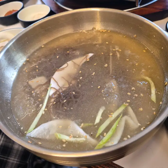 깊고 진한 국물의 된장찌개